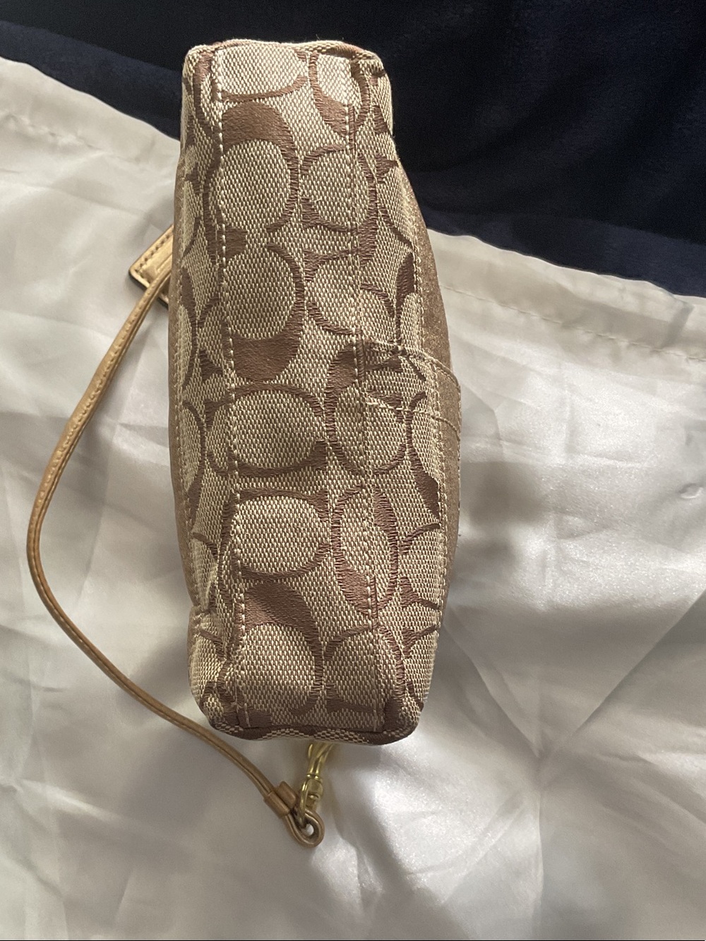 Coach Legacy Top Turnlock 2-Way Baguette Wristlet - Picture 3 of 7